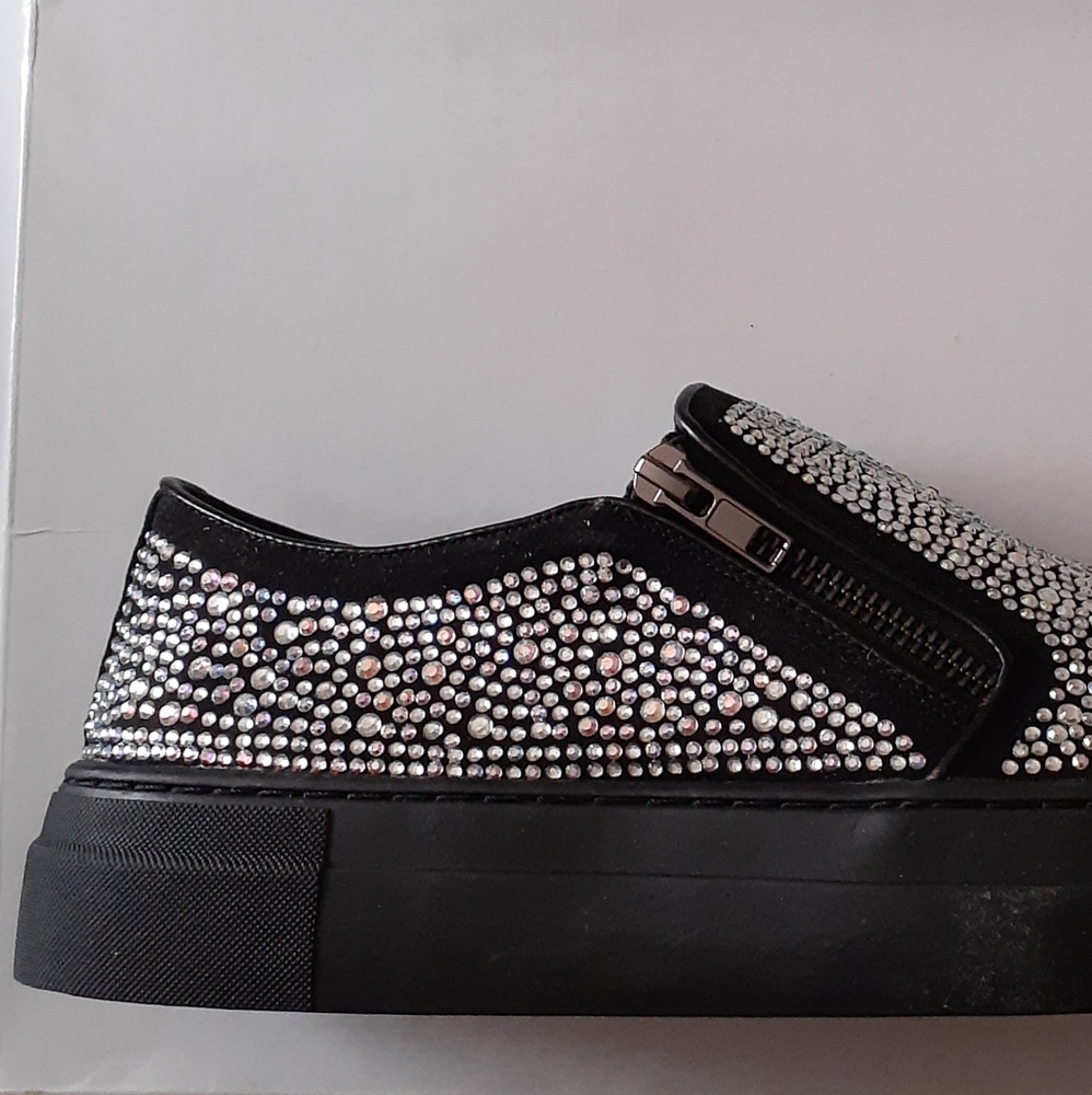 🔥Best Seller🔥 Steve Madden Slip-ons Size 8. - Picture 5 of 10